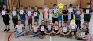 Erste Klasse erhält Laufabzeichen